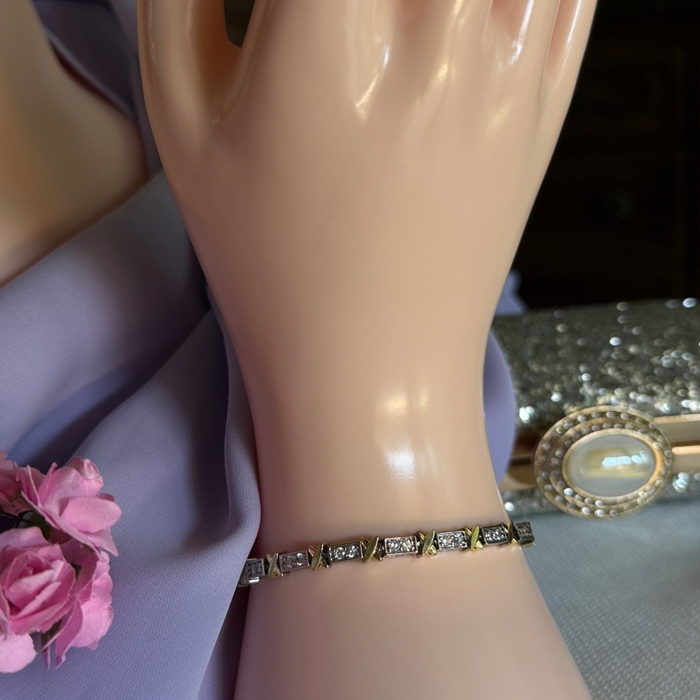 18K Gold Plated Bracelet - Picture 4 of 5